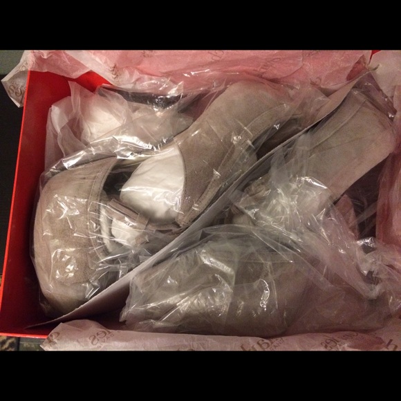 Charles by Charles David Suede Tassel Pumps - Picture 3 of 4